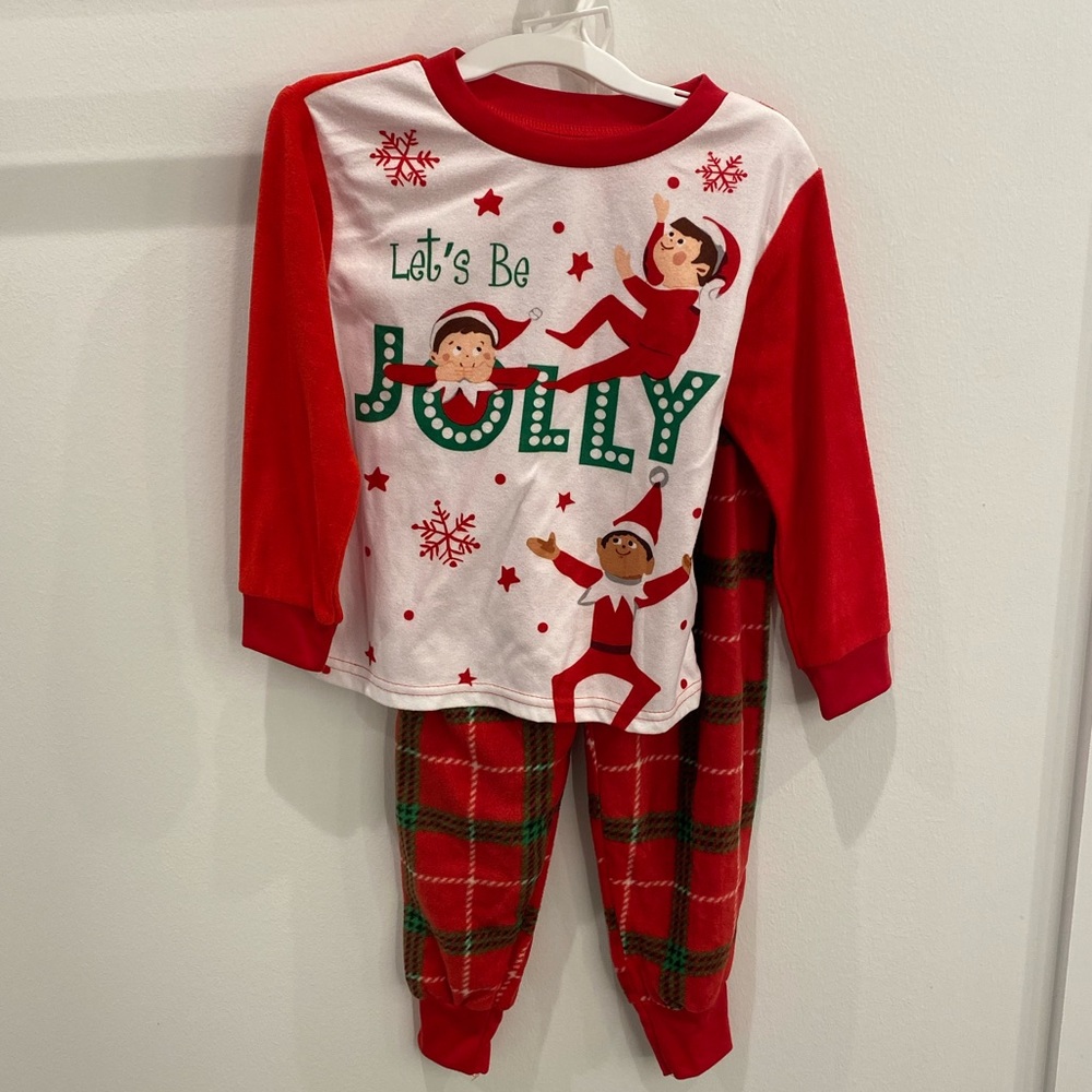 🆕 NWT Christmas PJ Set